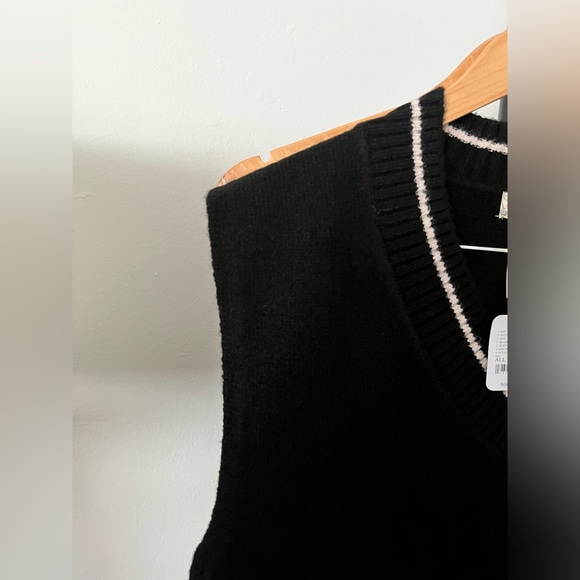 NWT FREE PEOPLE All Star Stripe Poncho In Black MSRP $68 - Picture 10 of 12